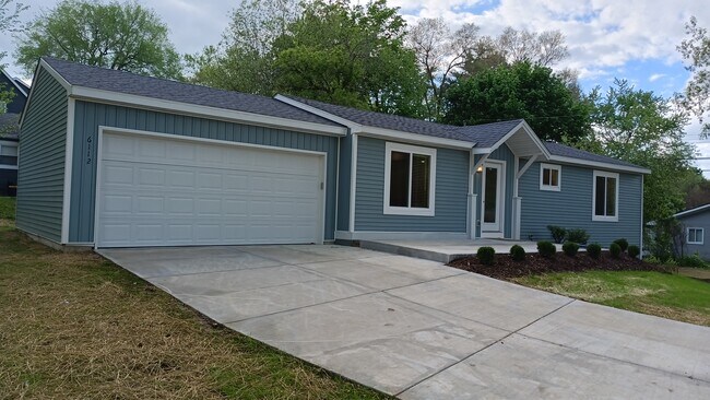 Building Photo - 6112 Andersonville Rd