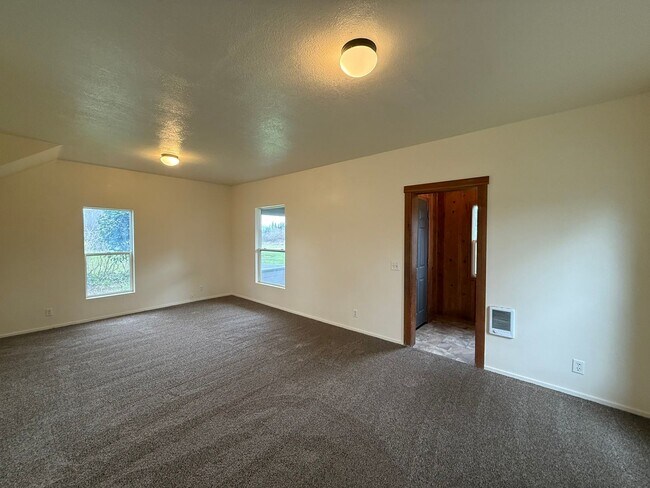 Building Photo - Updated Farm House