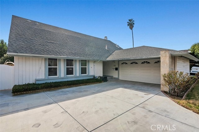 Building Photo - 23850 Vía Jacara