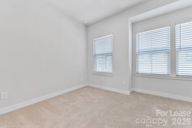 Building Photo - 440 Spearfield Ln