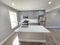 Building Photo - 3169 Ravenwood Ave