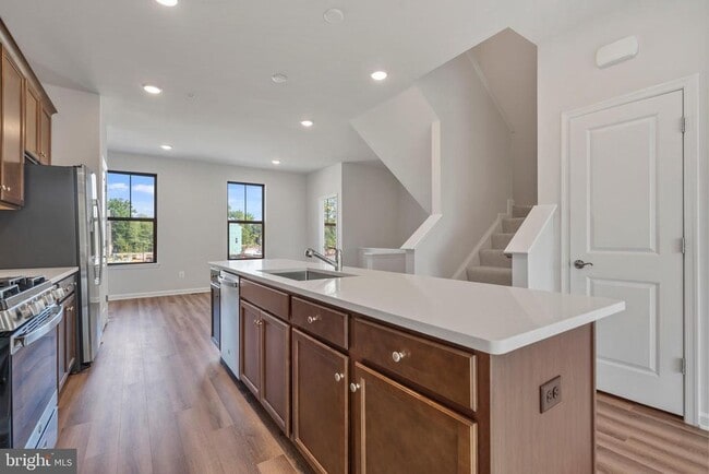Building Photo - 6947 Gladebrook Rd