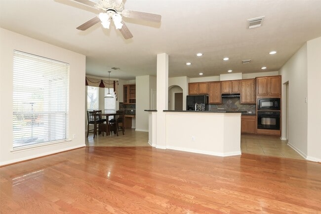 Building Photo - 6523 Trenton Lake Ln