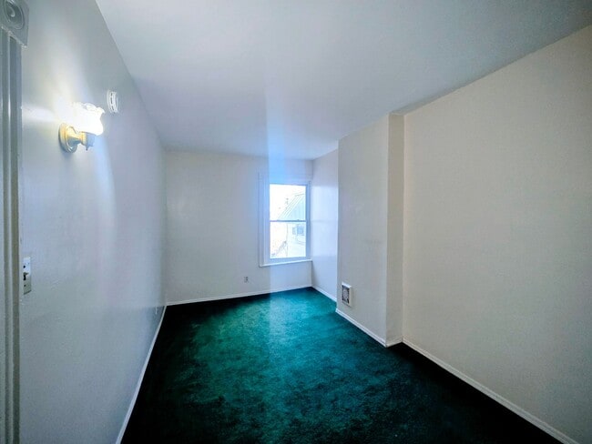 Building Photo - 625 Greenleaf St