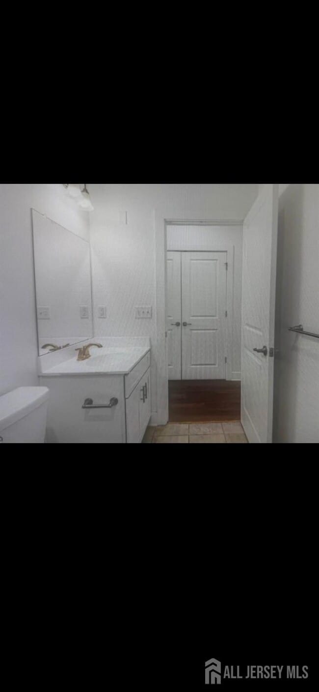 Building Photo - 714 Stiller Ln