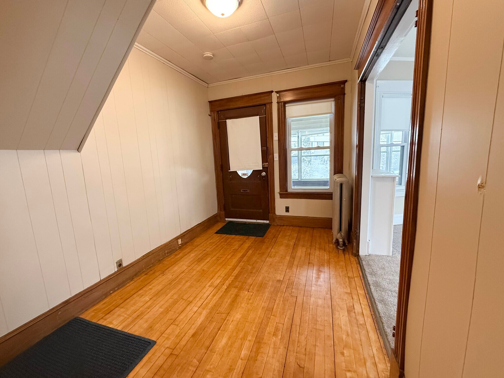 Front Entrance - 121 Mount Washington St