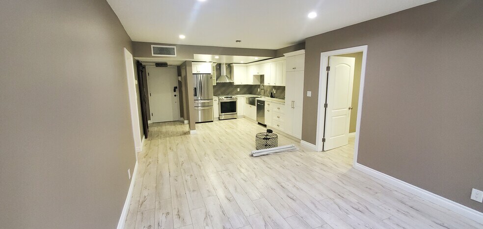 Building Photo - 1300 Midvale Ave