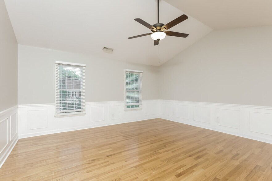 Building Photo - 3617 Dewing Dr