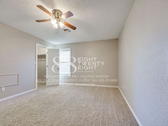 Building Photo - Spacious 2 Bed/2 Bath Townhome Duplex Available NOW in Moore, OK!