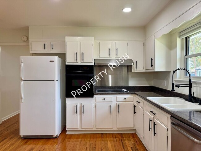 Building Photo - 7339 Brookside Dr