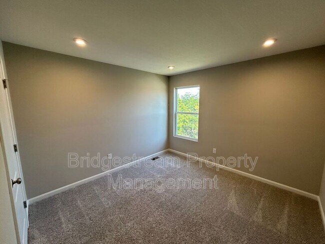 Building Photo - 1161 Elloway Pl