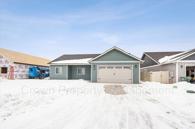 Building Photo - 4046 Snowberry Ave