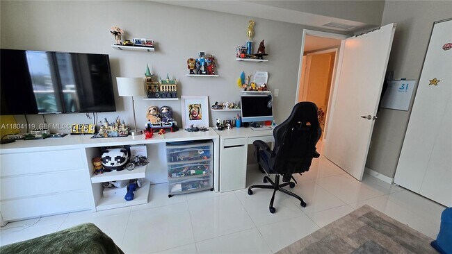 Building Photo - 250 Sunny Isles Blvd