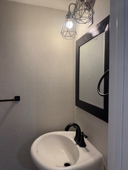 Building Photo - 5084 S Mountain Vista St