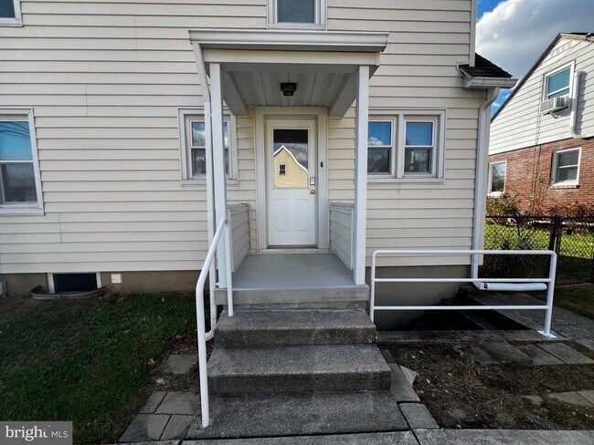 Building Photo - 770 S Lincoln St