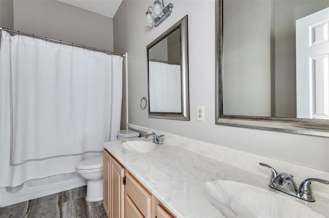 Building Photo - 2608 Glenridge Dr