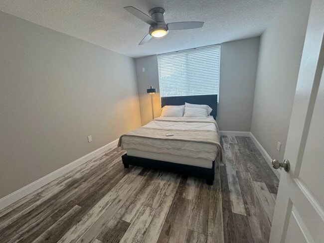 Building Photo - 300 Scotia Dr