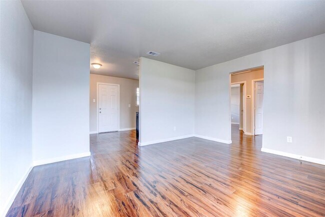 Building Photo - 5537 Cavalcade St