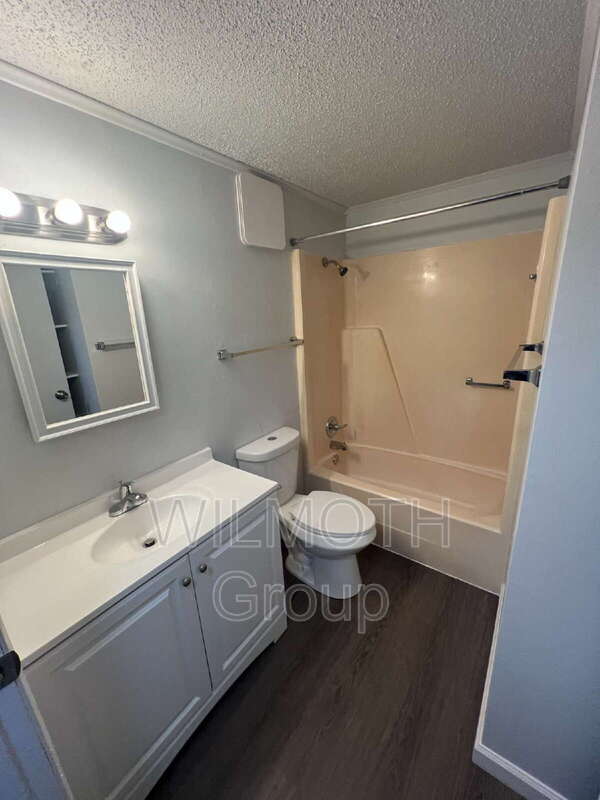 Building Photo - 2000 Indianapolis Rd