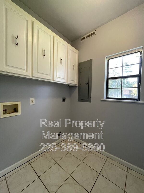 Building Photo - 25491 Plantation Ave