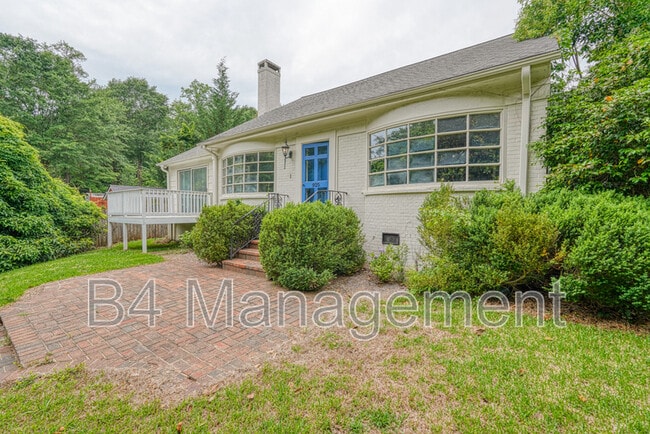 Building Photo - 925 Brentwood Dr