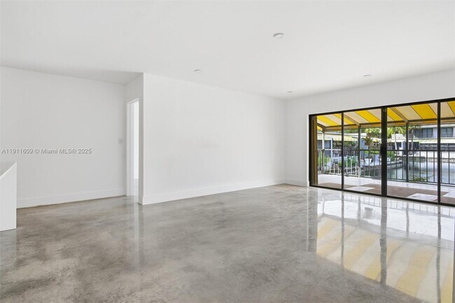 Building Photo - 16380 Briar Patch Pl