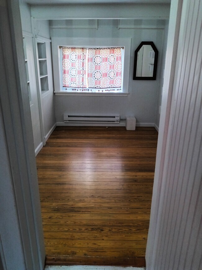 Building Photo - 2009 2nd St NE