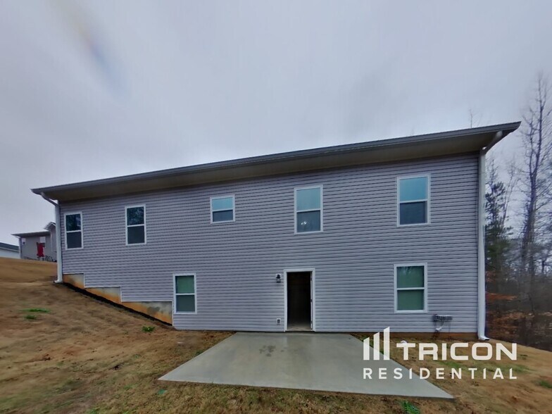 Building Photo - 365 Kodiak Rd