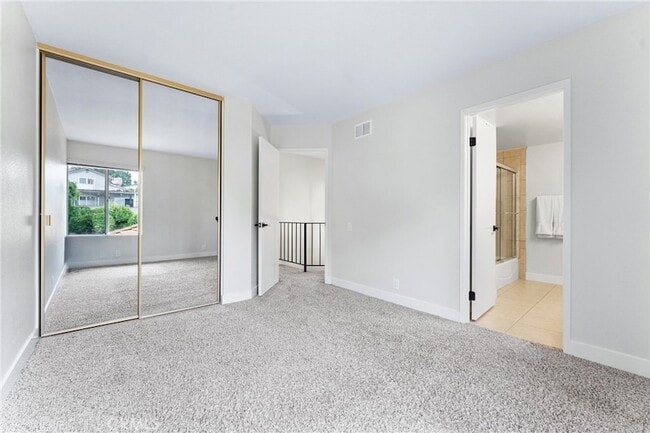Building Photo - 3620 Sherwood Dr
