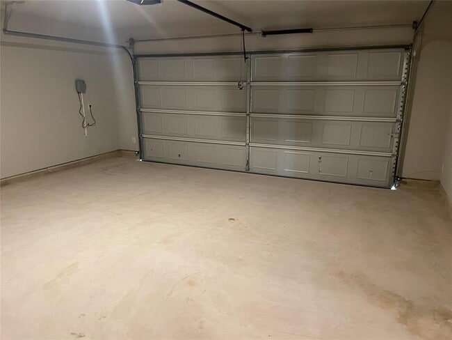 Building Photo - 404 Grasslands Trl
