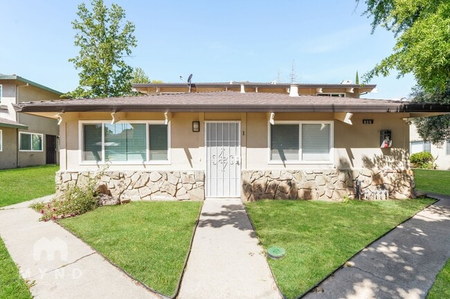 Building Photo - 905 Carro Dr