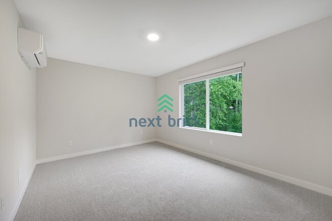 Building Photo - Spacious 3-Bedroom Townhouse Retreat with 3 Full Baths in Bothell - 1,551 Sq. Ft. of Modern Comfort!