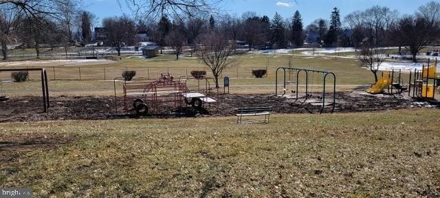 Building Photo - 304 Walnut St