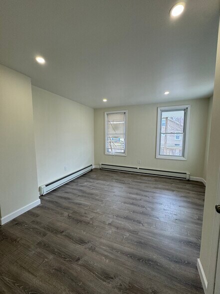 Building Photo - 203 N 8th St