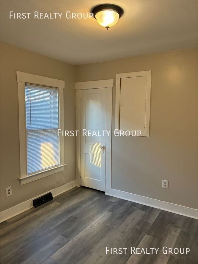 Building Photo - 20 Hudson St