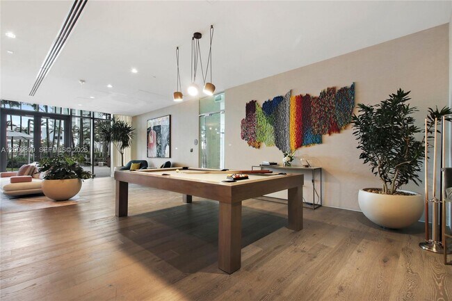 Building Photo - 650 NE 32nd St