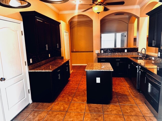 Building Photo - AVAILABLE NOW