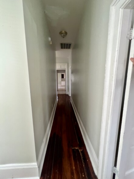 Building Photo - 316 W Duffy St