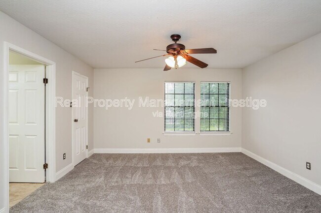 Building Photo - 17263 Saturn Ln