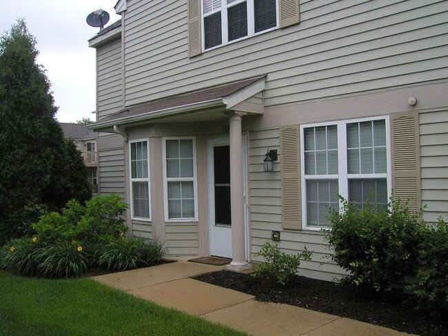 Building Photo - 2211 Waterleaf Ct