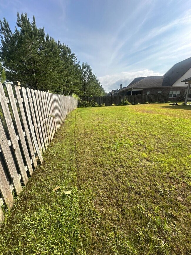 Building Photo - 1013 Edgewater Ln