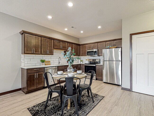 Building Photo - Stratford Crossing Townhomes