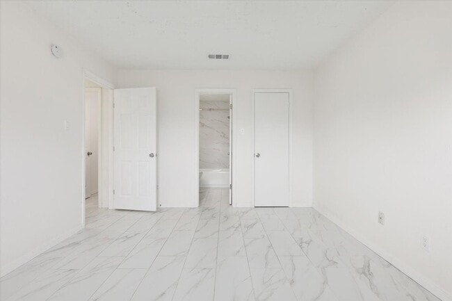 Building Photo - 14818 Gladewick Dr