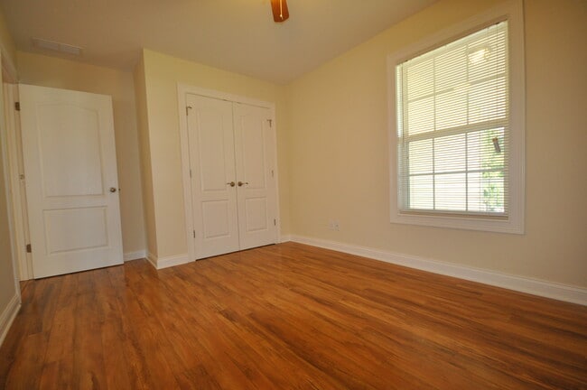 Building Photo - Now Pre-Leasing for Fall Semester 2026