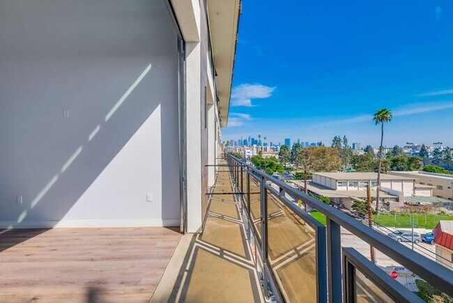 Building Photo - Brand New Lofts w/City Views and In Unit Washer & Dryer Call Today!