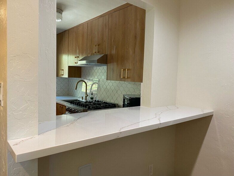 Building Photo - 2710 Le Conte Ave