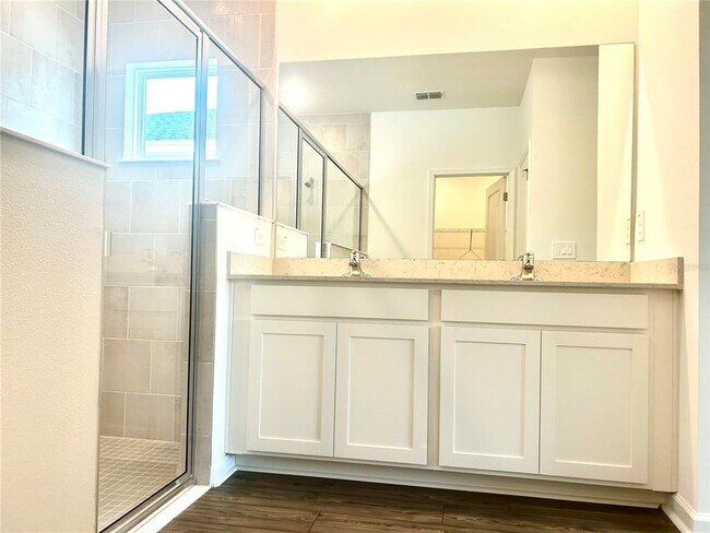 Building Photo - 4611 SW 83rd Lp