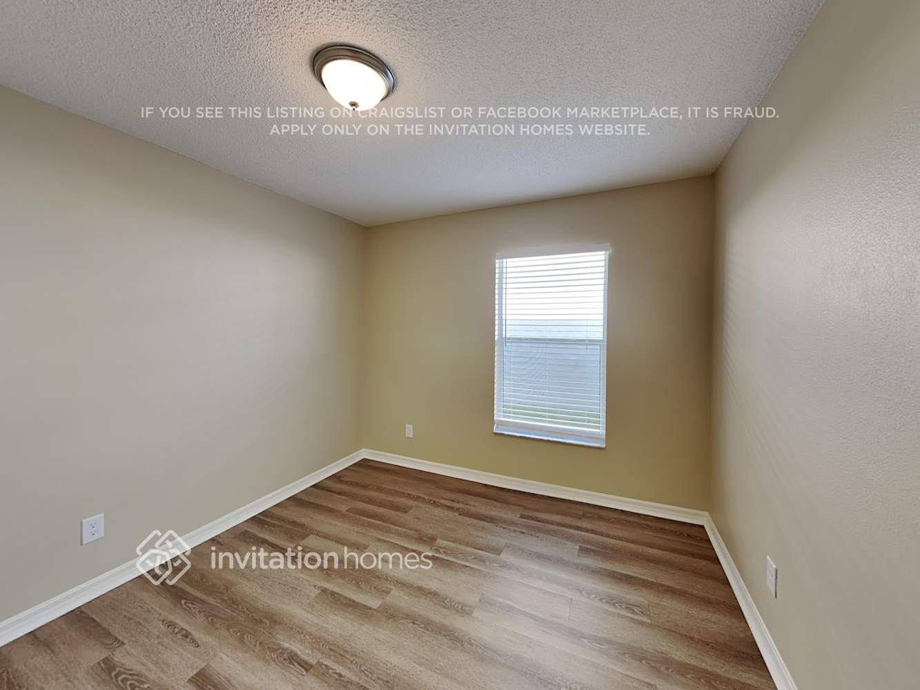 Building Photo - 14149 Castle Rock Dr