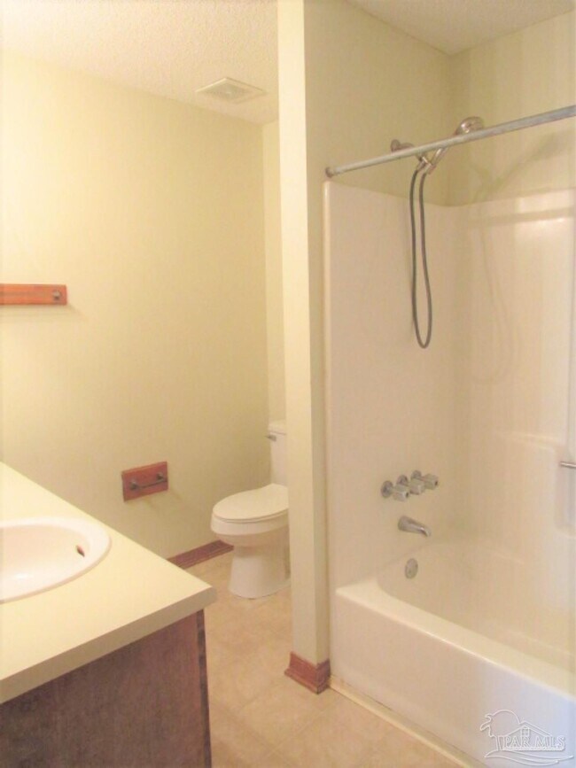Building Photo - 10113 Peppertree Ct