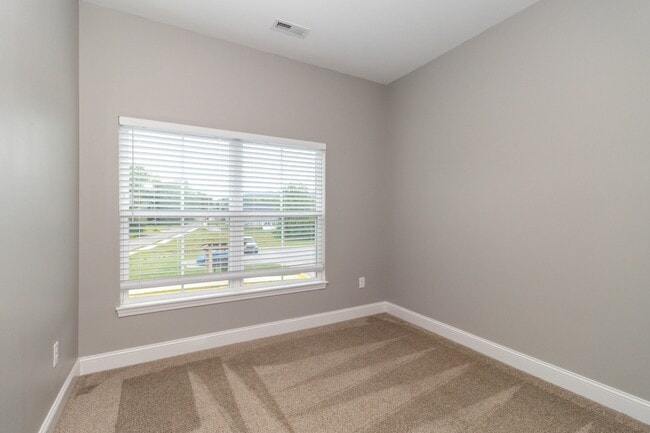 Building Photo - 4839 Lake Ln